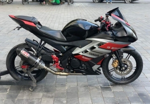 Yamaha R15 V2